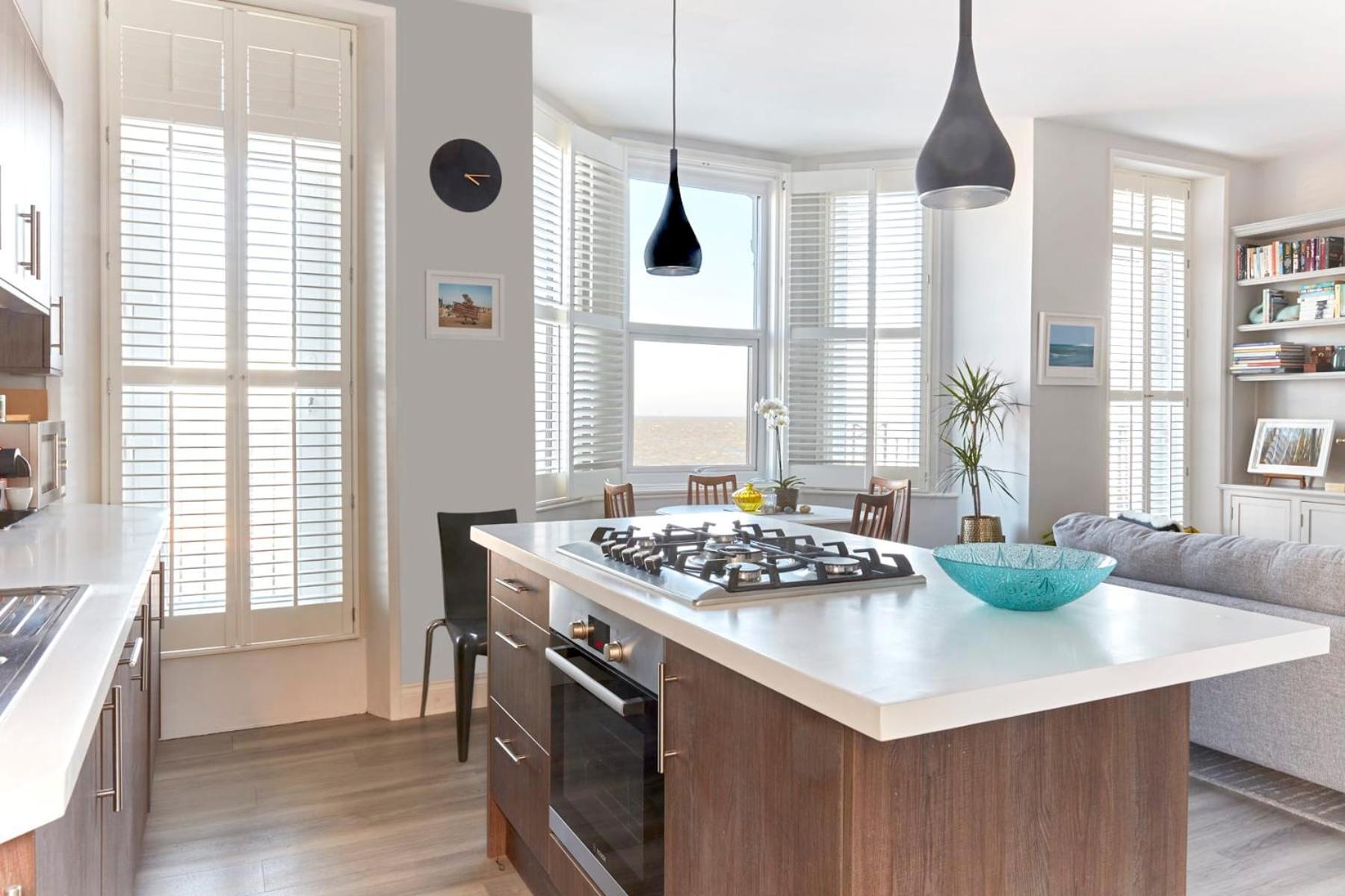 Spacious Beach Front Apartment With Stunning Sea Views Deal Exterior photo