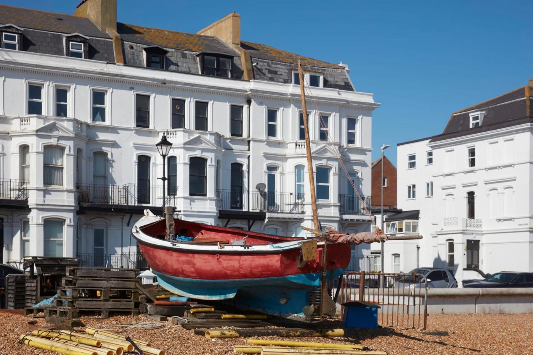 Spacious Beach Front Apartment With Stunning Sea Views Deal Exterior photo