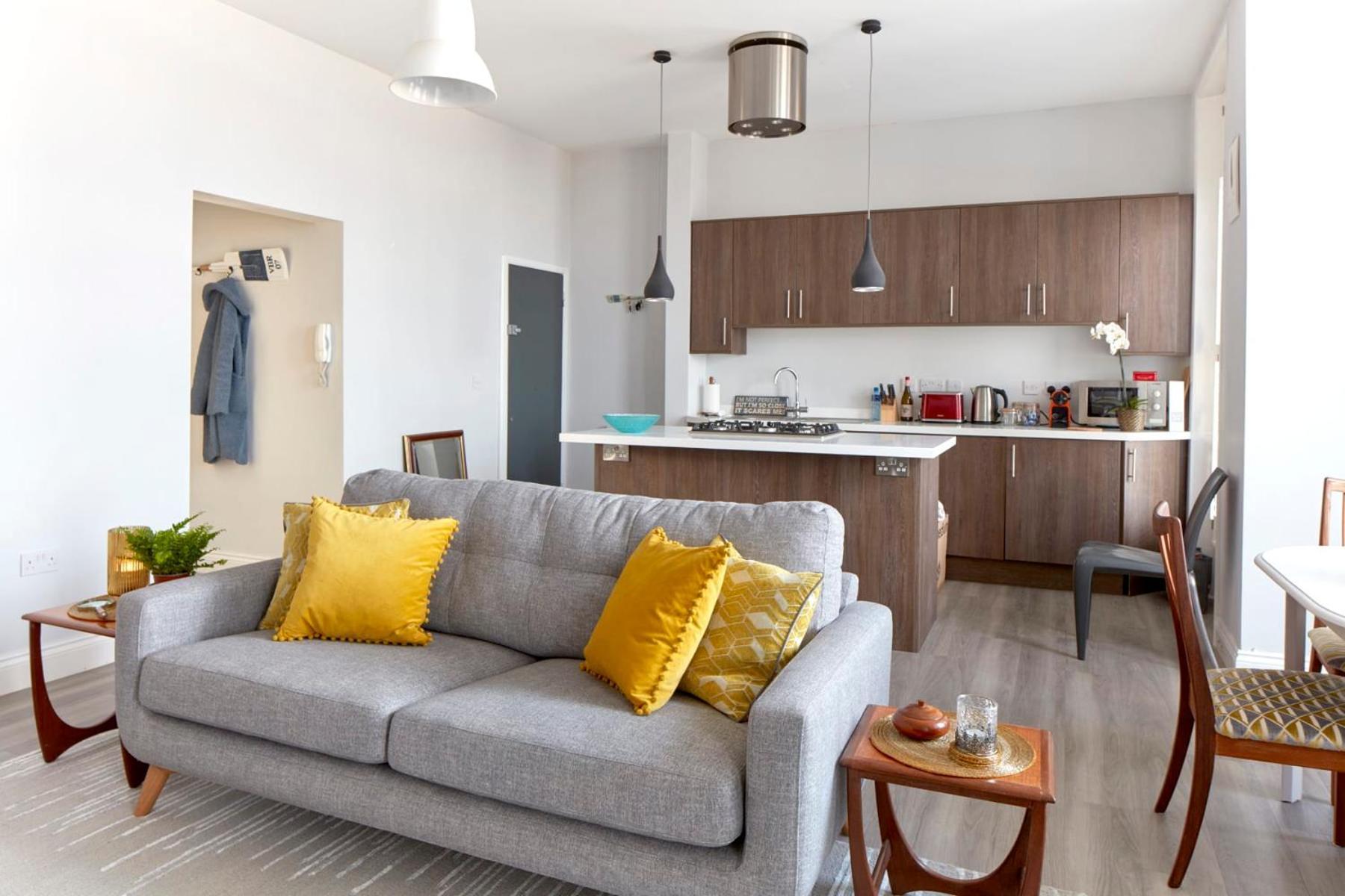 Spacious Beach Front Apartment With Stunning Sea Views Deal Exterior photo